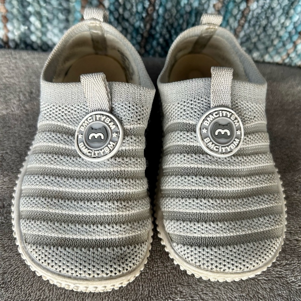 Amazon BM city grey slip on shoes for walkers size 6